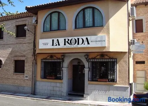 Hostal La RoDa - Image 1