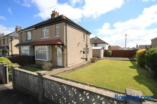 Lovely Peaceful Family Home Quiet Area Historic Saltaire - Image 1