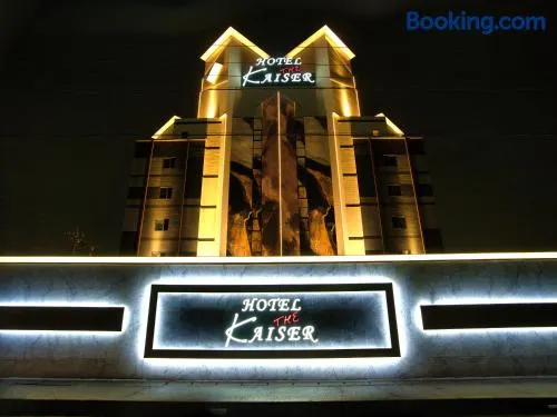 HOTEL The KAISER -全室人工ラドン温泉- - Image 1