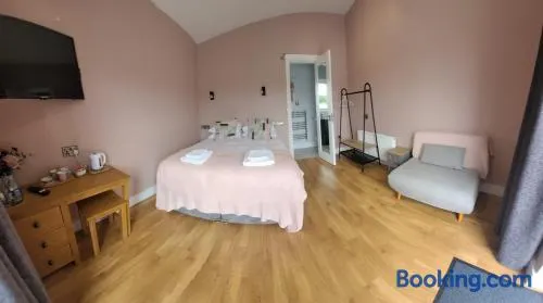 Stoneyford Luxurious Cabins - Image 1