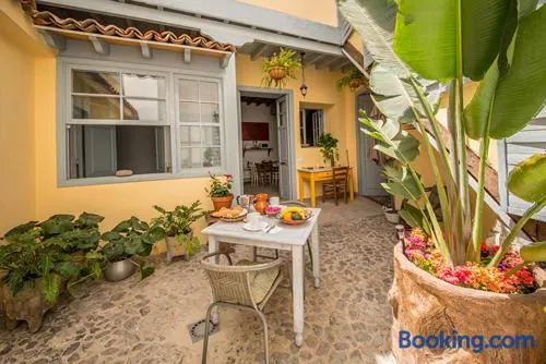 Mi casa es tu casa - Image 1