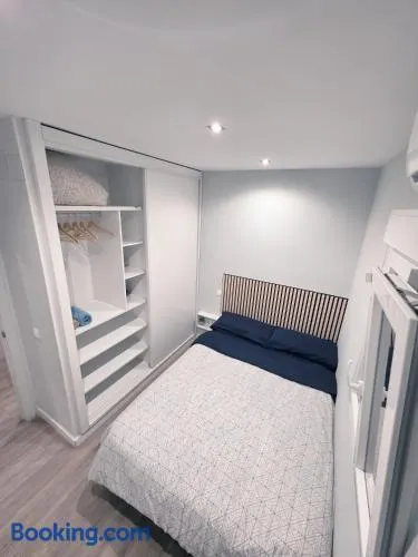 Habitación privada con baño compartido en Madrid - Image 1