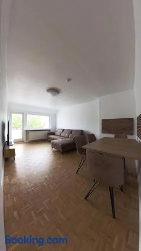 Gepflegte 3-Zimmer-Wohnung am Schloßparkbad-Mercedes Benz-Atlas Elektronik-Rheimetal - Image 1