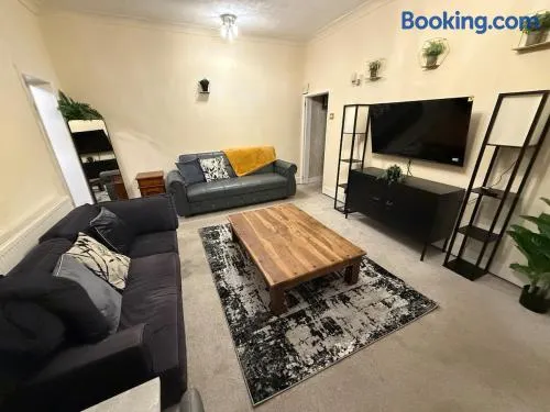 Oswaldtwistle Spacious 3 Bedroom Two Bath - Image 1