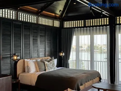 rongmai mahachai cafe and stay - Image 1