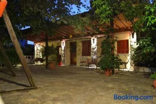 Chouchounikos Apartments - Image 1