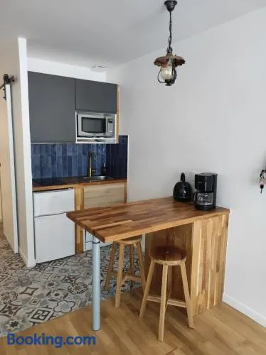 Studio calme à deux pas du lac de Nantua - Image 1