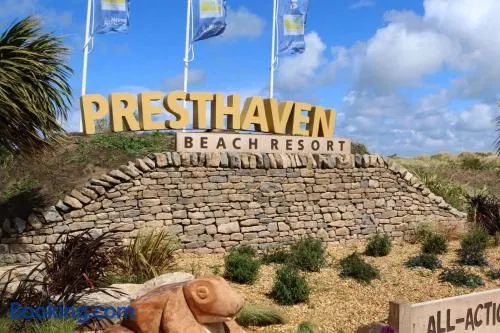 frankys presthaven retreat - Image 1