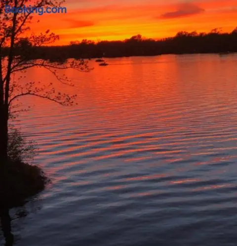 Luxury on the lake - Image 1