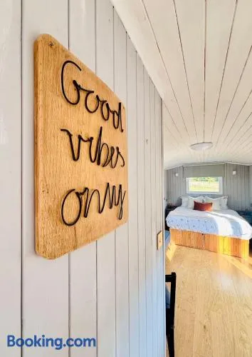 Shepherds Hut New Forest Retreat - Image 1