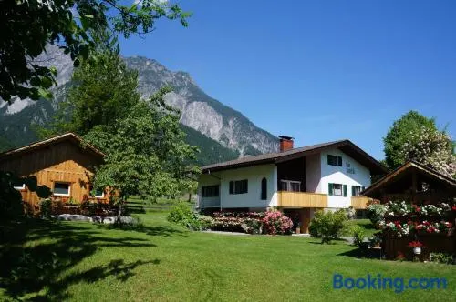 Appartamento adatto alle famiglie con terrazza, sauna e giardino - Image 1
