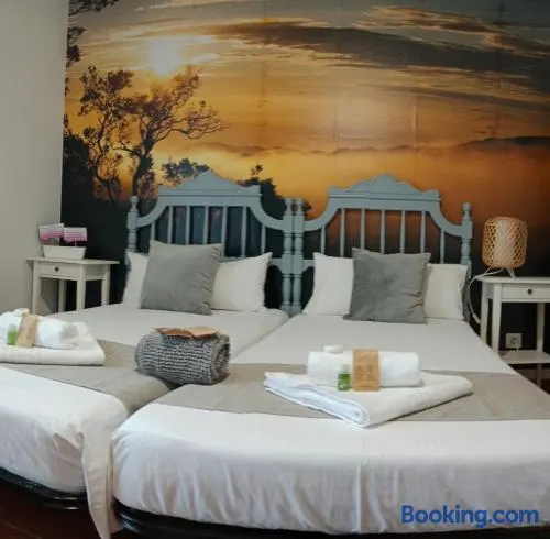 Hostal Urries Restaurante - Image 1