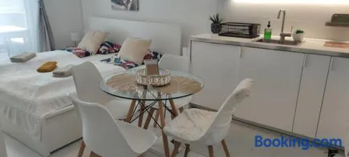Duna Apartment, Garage, 2Room, smartTV,Dishwasher,AC - Image 1