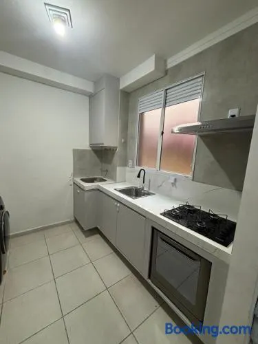 Alugo quarto mobiliado em Residencial - Image 1