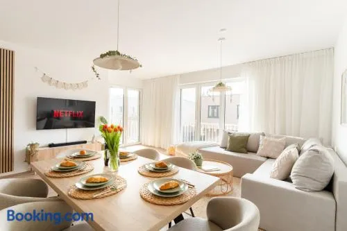 Premium-Apartment mit Balkon - Perfekt für Familien, Gruppen und Geschäftsreisende - ZAYA STAYS - Image 1