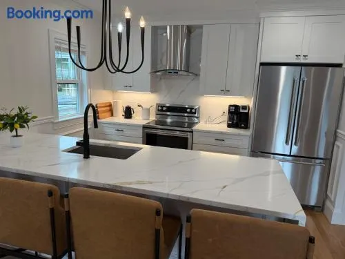 Boston First floor condo - Image 1
