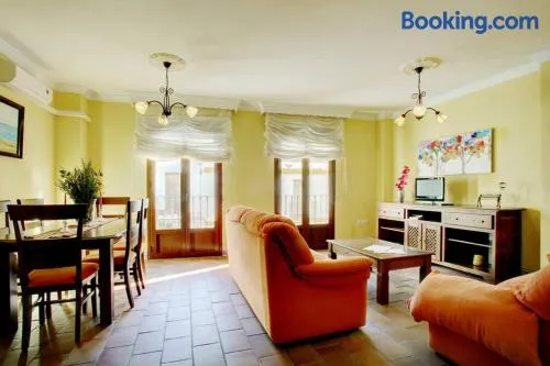 Apartamento dúplex centro con garaje gratuito - Image 1
