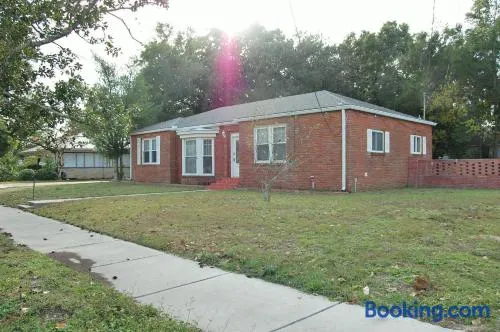 Porter Avenue House - Image 1
