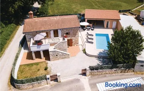 Three-Bedroom Holiday Home In Pazin - Image 1