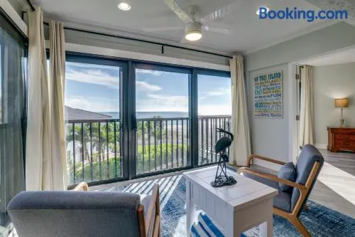 Perfect Beach Front Getaway - Image 1