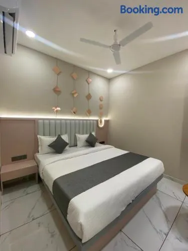 Hotel Signature in - Image 1