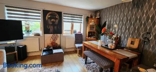 Spacious 2 bedroom maisonette - Image 1
