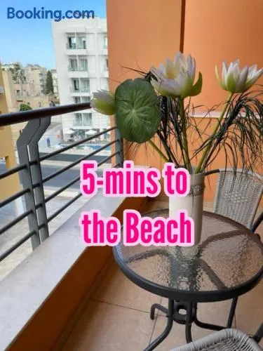 VIP Resort Apartment on Makenzie Beach - Image 1