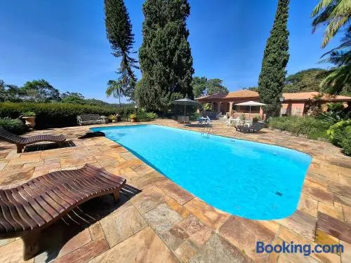 Sítio com piscina, quadra de tênis e lazer LT0033 - Image 1