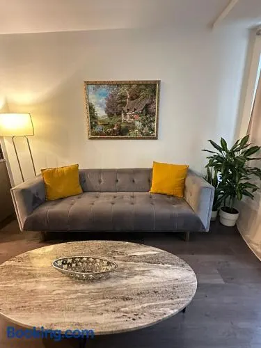 Cozy Condo Midtown Toronto - Image 1