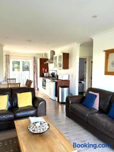Cape A2 Westbay Club, a 2 bedroom cottage, Isle of Wight - Image 1