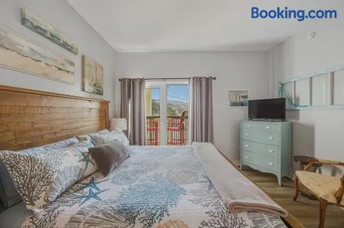 Oceanfront Condo King Suite & Pet-Friendly Stay - Image 1