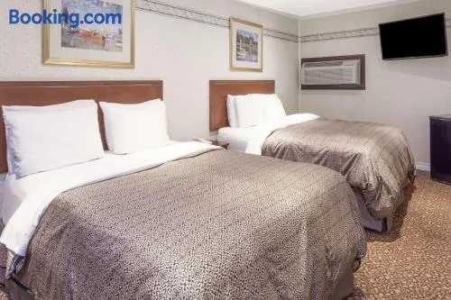Knights Inn Kingston - Image 1