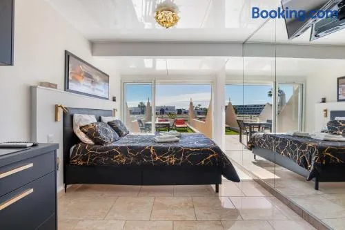 glamour golden suite - Image 1