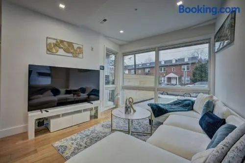Modern, Gorgeous & Luxury Gem - 5 Stars Location - Image 1