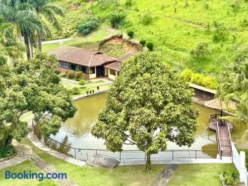 Refúgio dos Sonhos: Um Paraíso em Meio à Natureza - Image 1