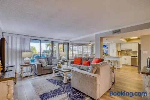 Beachside One 4016 - Image 1