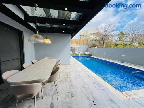 Villa Sol Aviv - וילה מושלמת עם בריכה פרטית למשפחות וקבוצות בנתיבות - Image 1