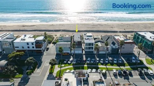 Beachfront Condo on A LowKey Beach - Image 1