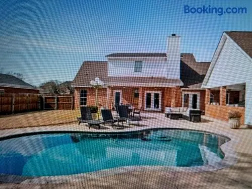 WEST POINT ESCAPE -Pool , Free Parking, & 2 King Masters - Image 1