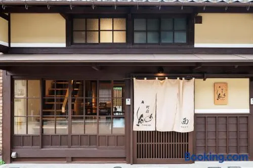 町宿 紬 - Image 1