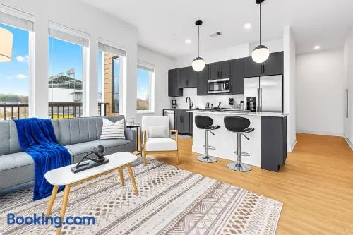 Luxury 2BR Steps from Railroad Park - Image 1