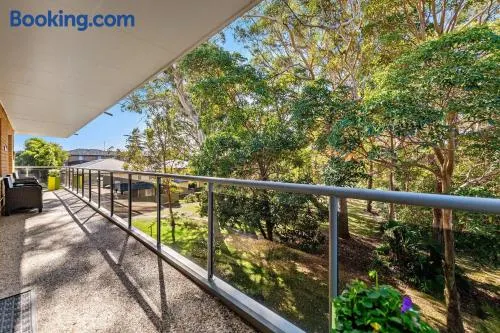 Parkview 14, 11 Catalina Cl - air con, Wi-Fi and close to the water - Image 1