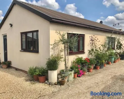 Stone Cottage - Image 1