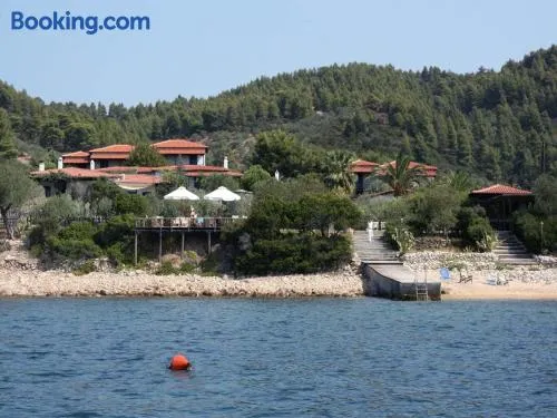 Skites Hotel Bungalows - Image 1