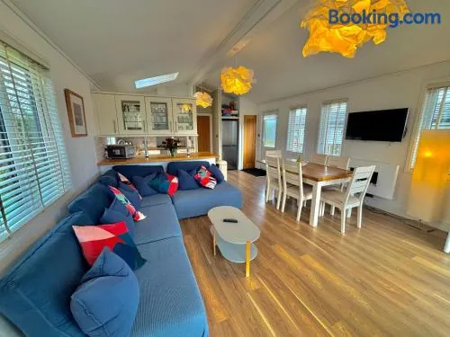 Salcombe Retreat Lodge 2 - Image 1