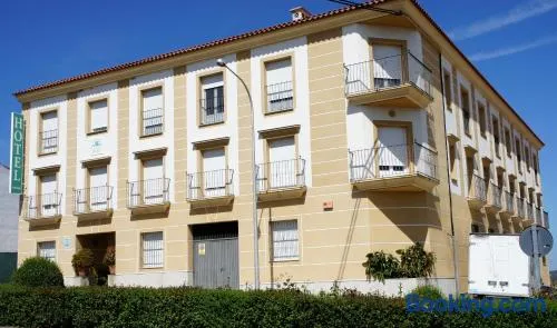 Hotel Apartamentos Kantara Al-Saif - Image 1