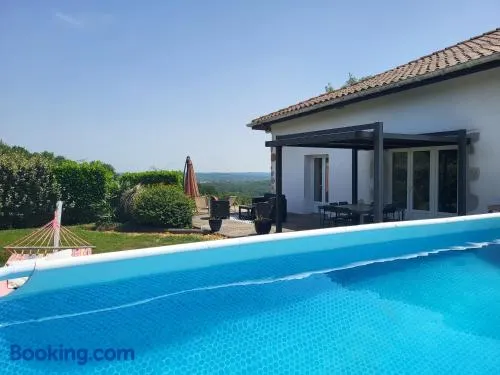 Maison avec piscine entre océan et campagne - Image 1