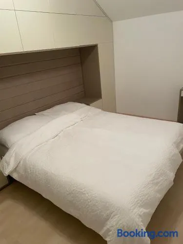 Moderne Wohnung mit Garten - Image 1