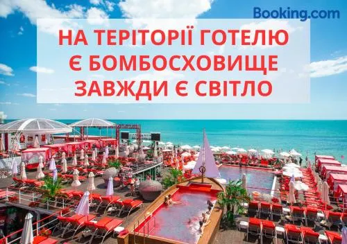 Arkadia Beach Hotel - Image 1
