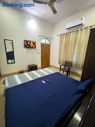 ROOMS Near Airport Gaharwar Homes - Image 1